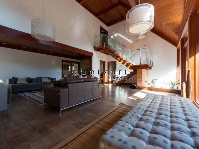 #627 - Casa para Venda em Campos do Jordão - SP - 2