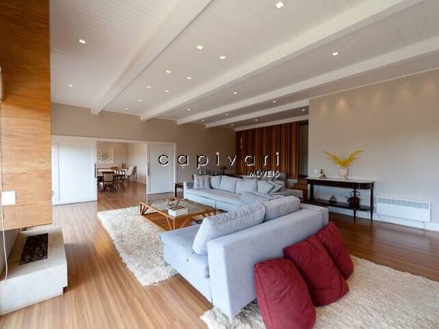 Casa para Venda em Campos do Jordão - 4